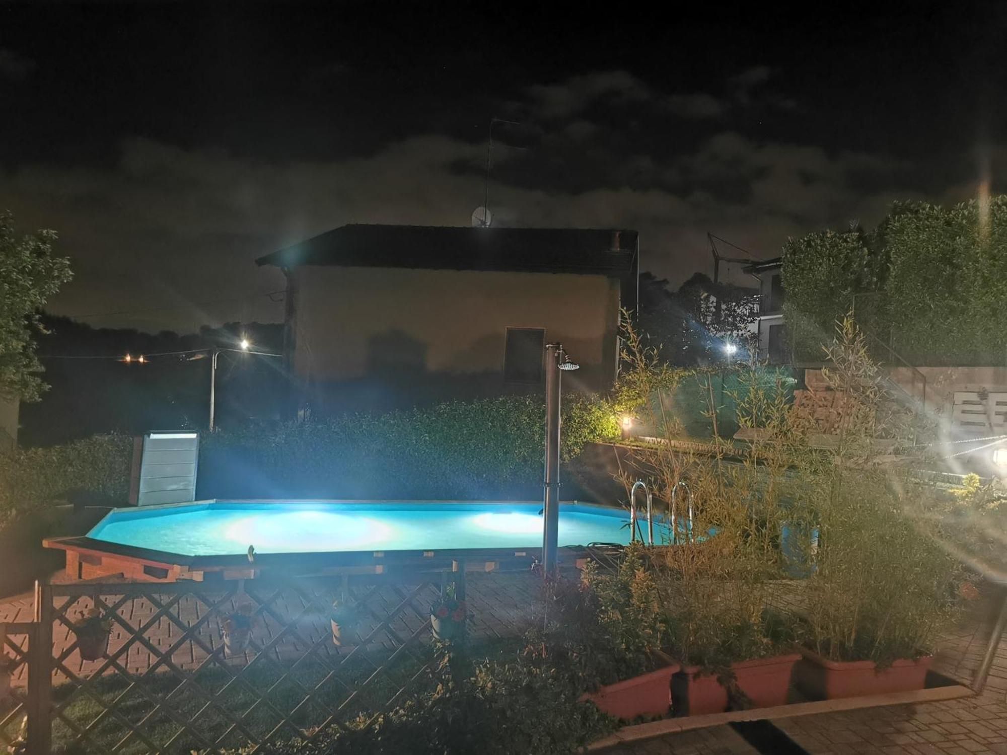 Апартаменти Casa Charlie Arcisate Номер фото